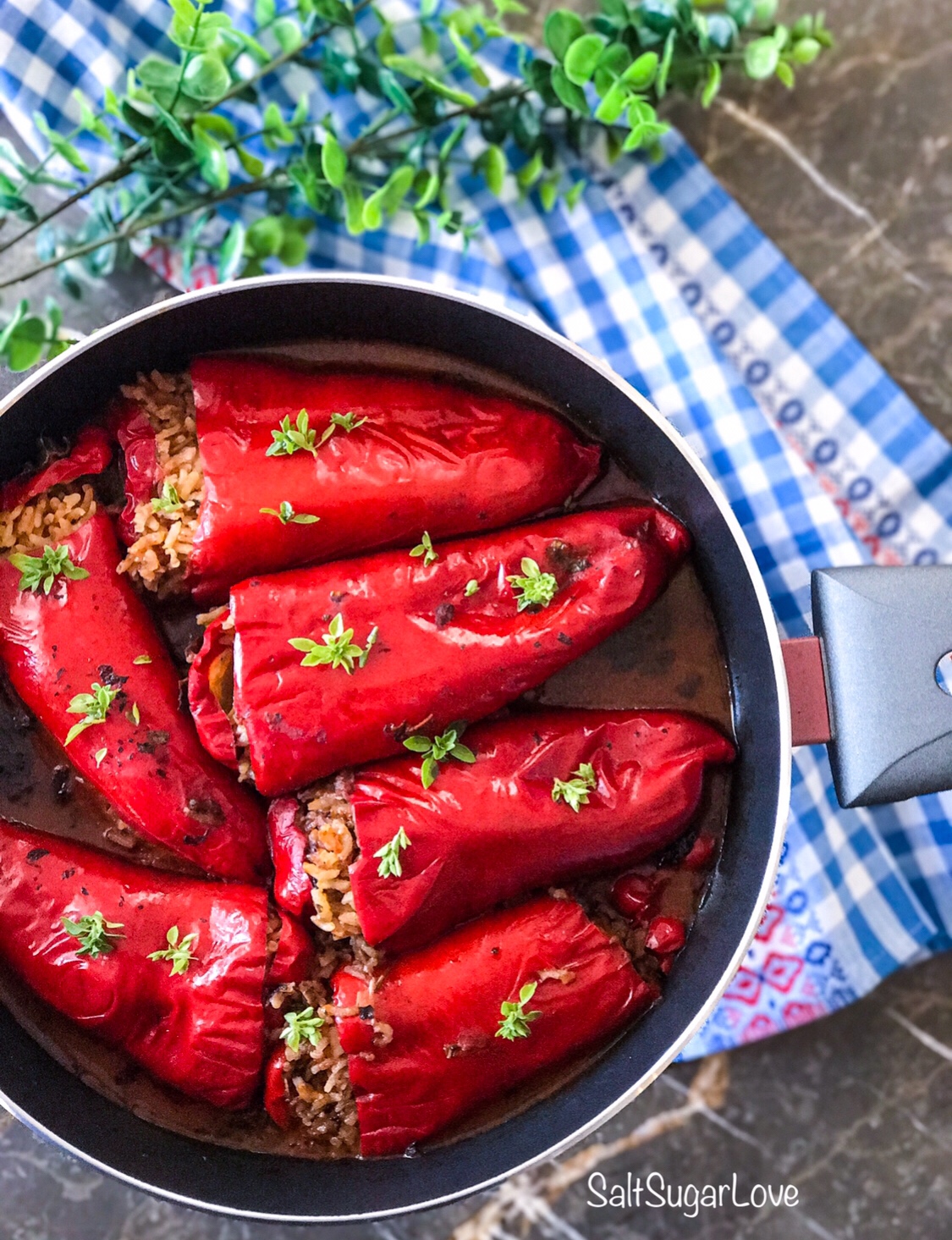 Rote Spitzpaprika gefüllt mit Bulgur - SaltSugarLove